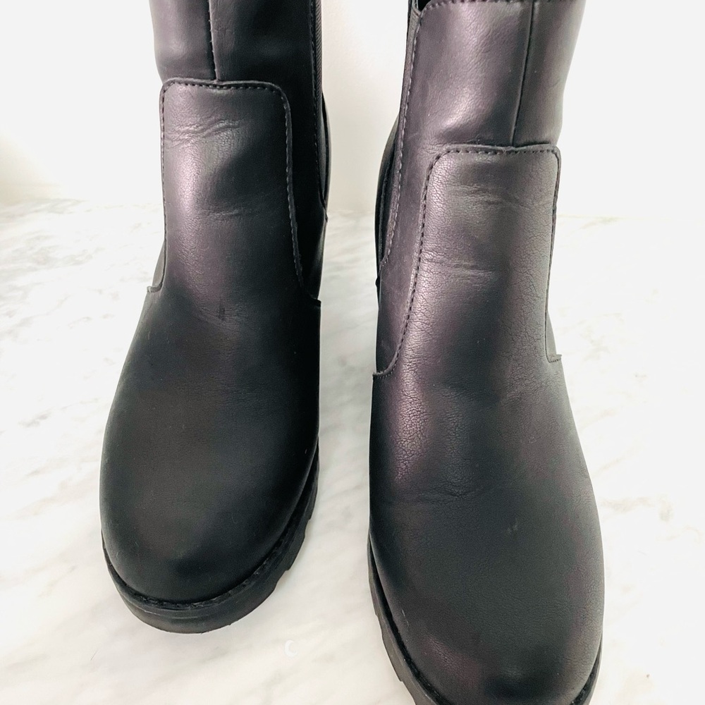 Target Universal Thread booties - Picture 2 of 3